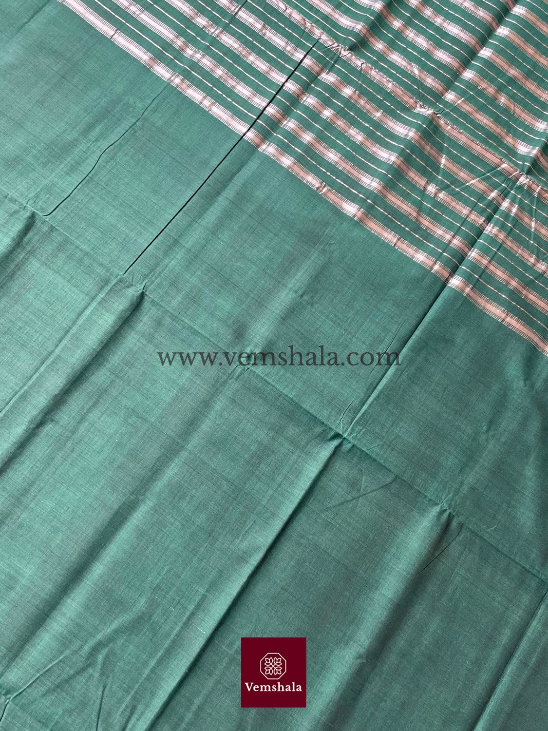 Moss green / Red / Gold Cotton Mangalgiri Saree : Grisha - Vemshala