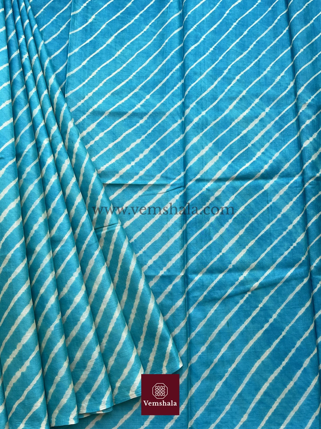 Turquoise Blue/Ecru Leheriya Silk Saree : Tuhina - Vemshala