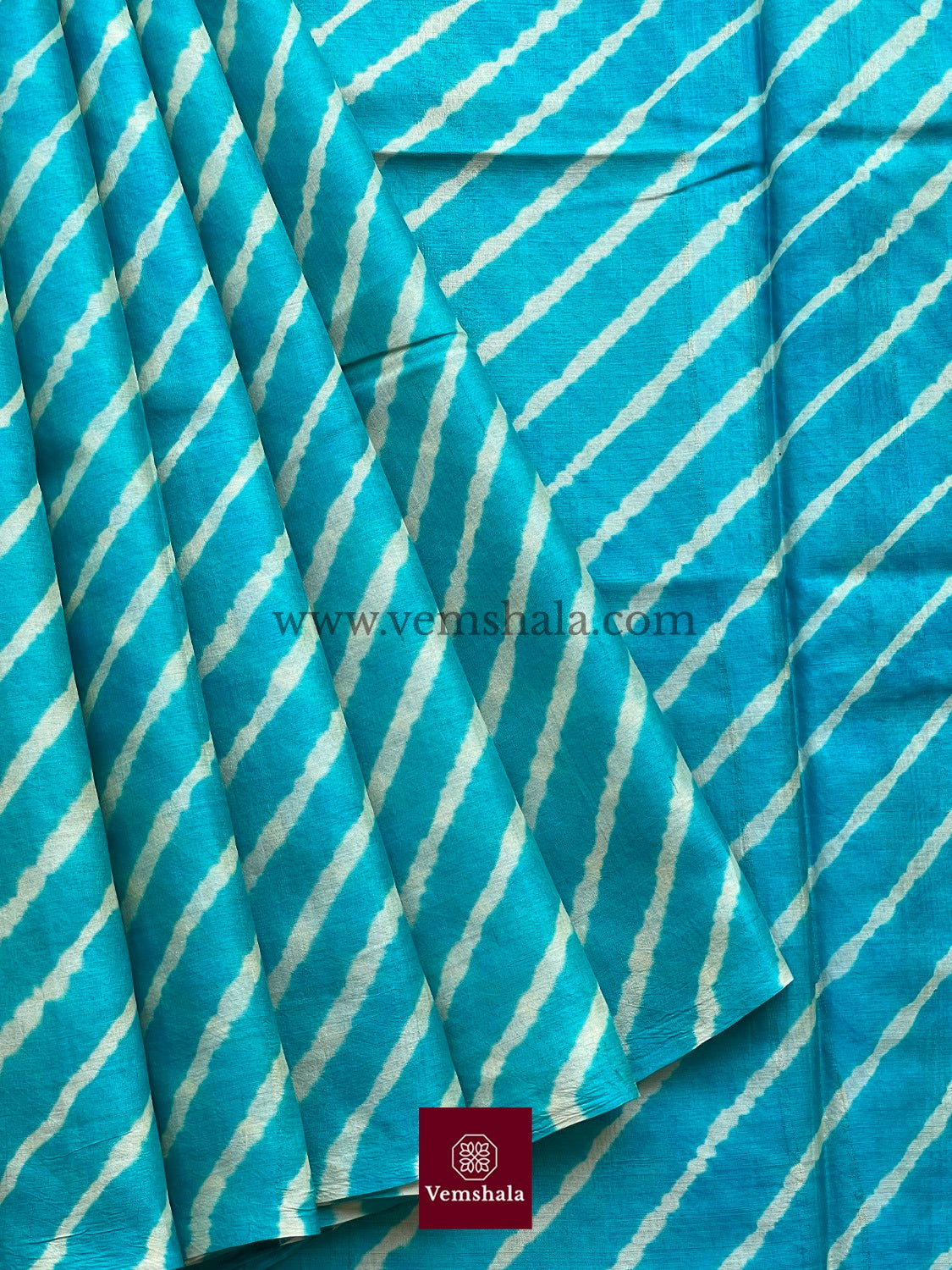 Turquoise Blue/Ecru Leheriya Silk Saree : Tuhina - Vemshala