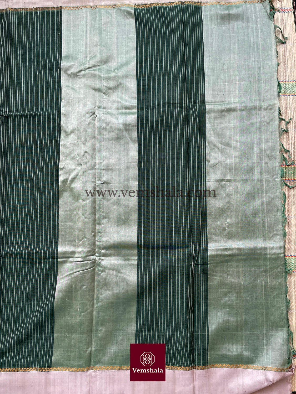 Moss Green / Ash Grey Ponduru Cotton Saree : Barkha - Vemshala