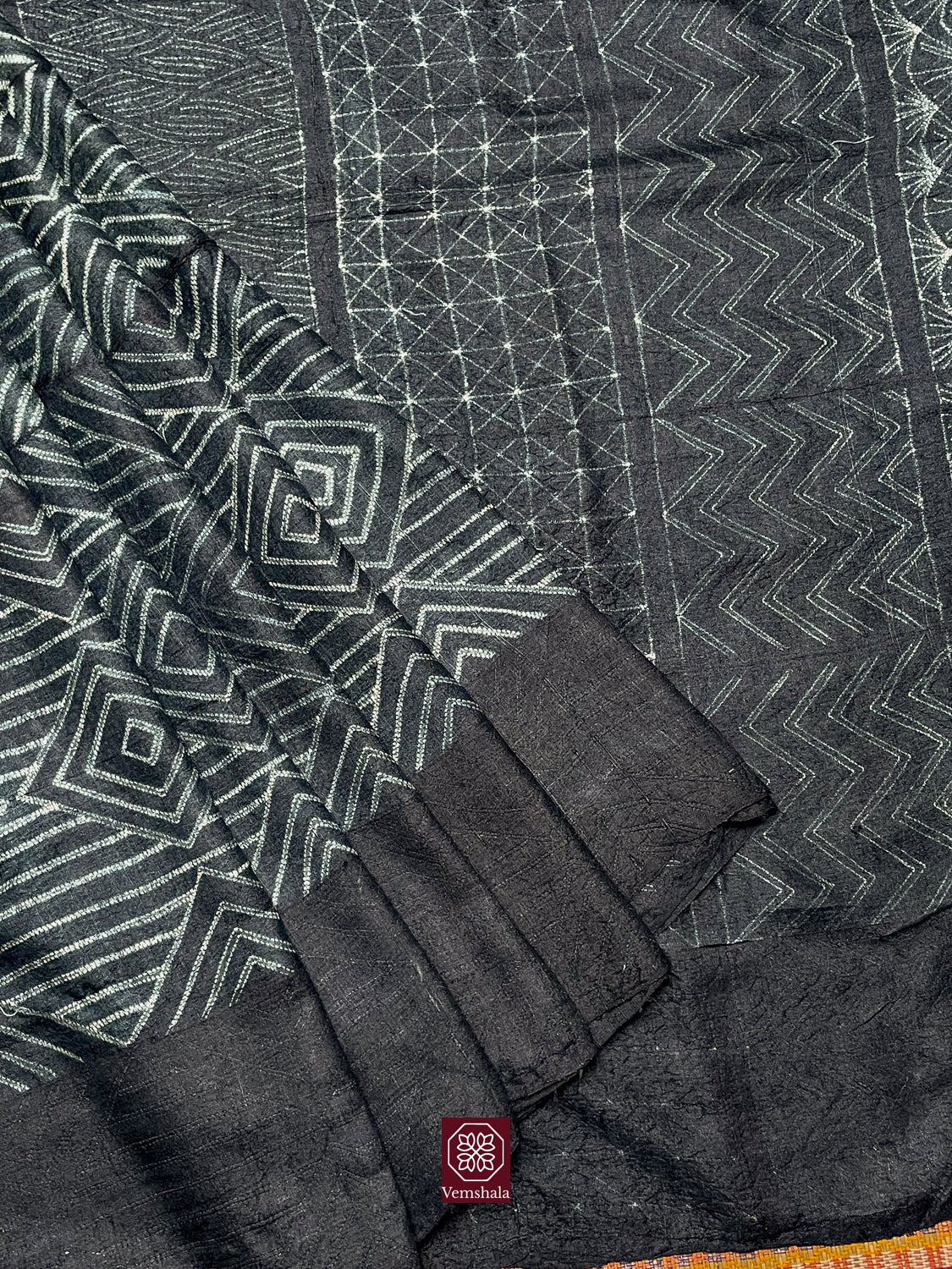 Black / Ecru Nui Shibori Silk Saree - Vemshala