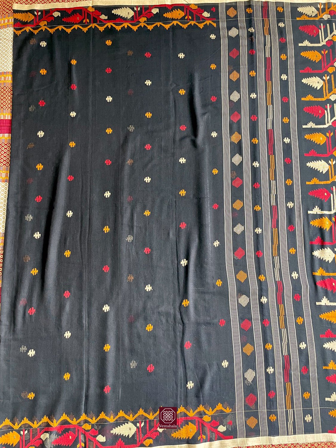 Black / Multi colour Cotton Jamdani Saree - Vemshala