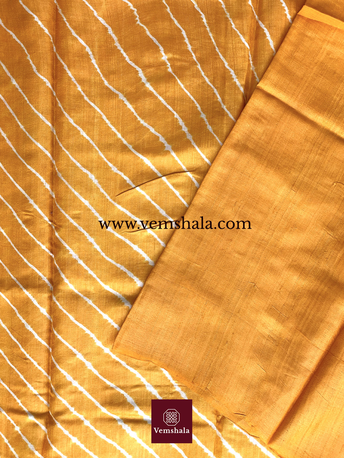 Yellow Gold / Antique white Leheriya Silk Saree - Vemshala