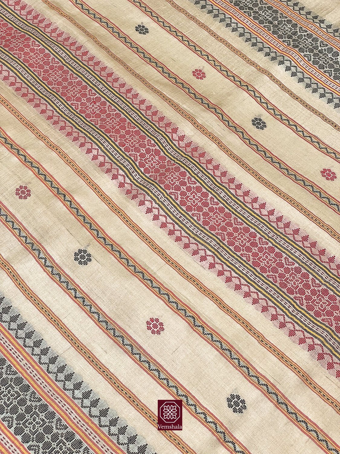 Brown / Red Jala Karvati Kinar Vidarbha Tussar Silk Saree - Baagh