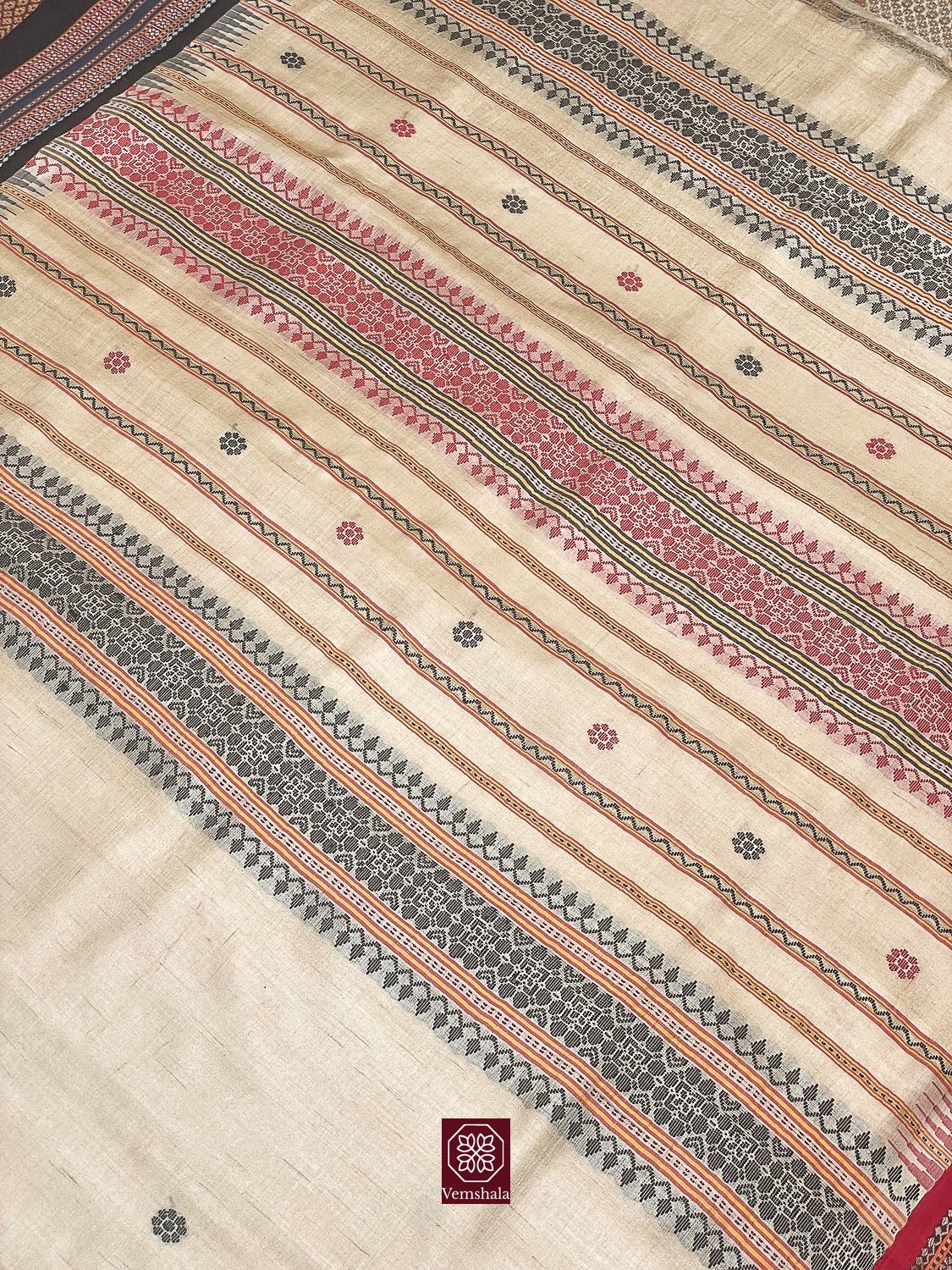 Brown / Red Jala Karvati Kinar Vidarbha Tussar Silk Saree - Baagh