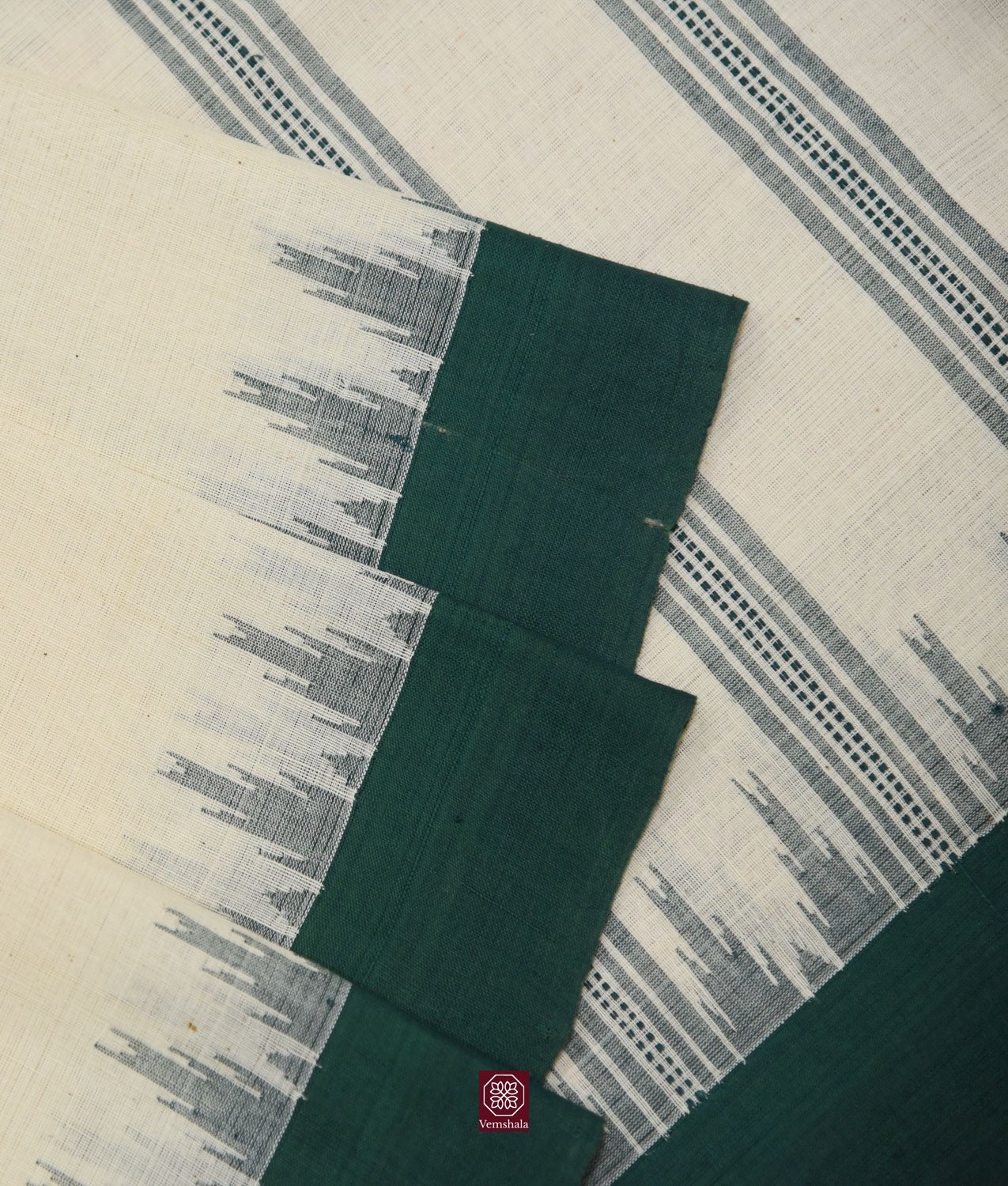 Ecru / Green Ponduru Cotton Saree - Vemshala