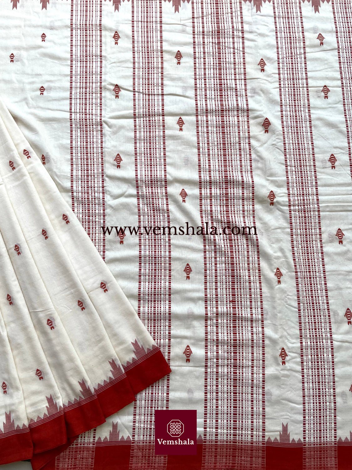 Ecru / Madder Fish Motif Cotton Kotpad Saree - Vemshala