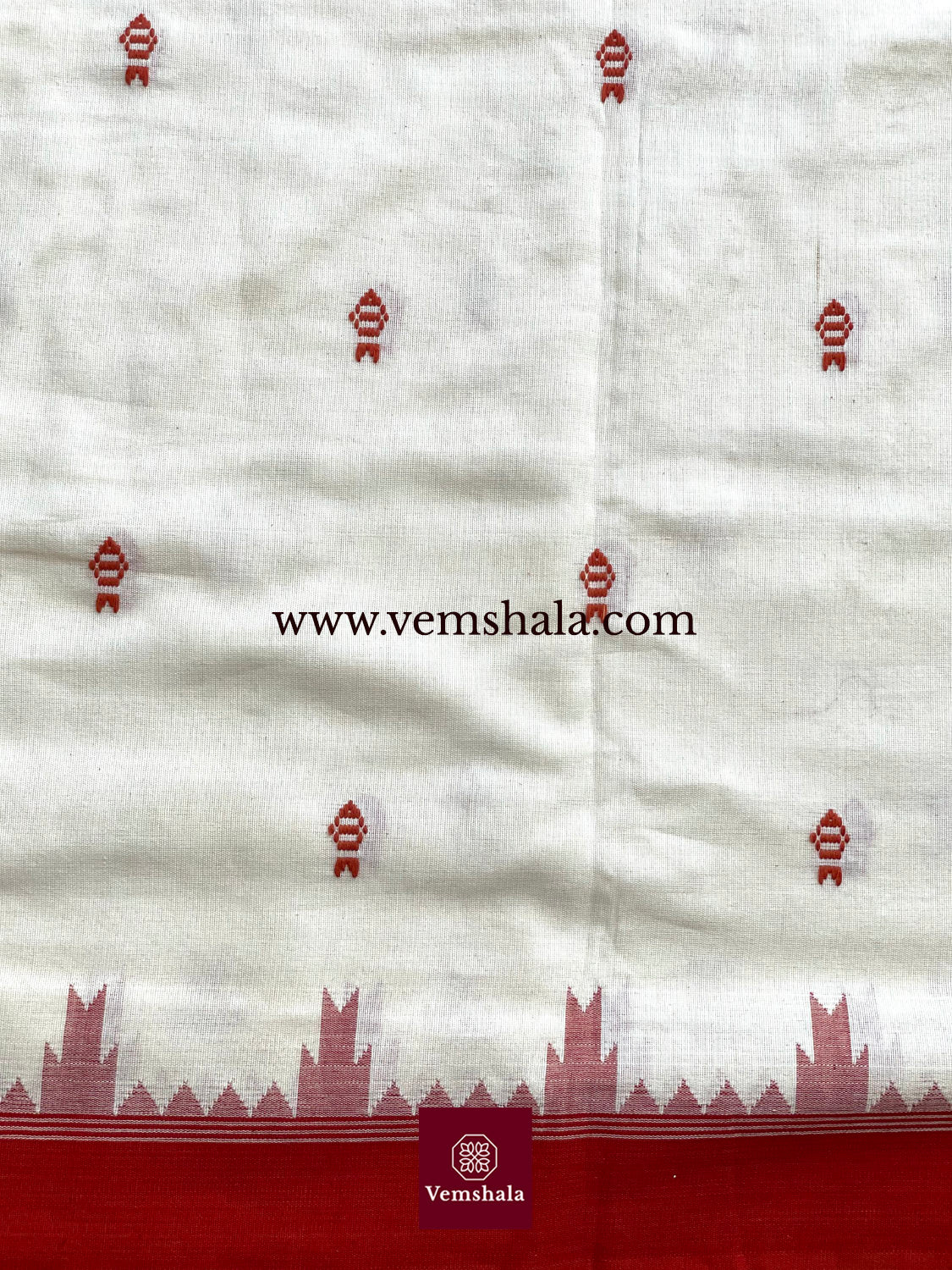 Ecru / Madder Fish Motif Cotton Kotpad Saree - Vemshala