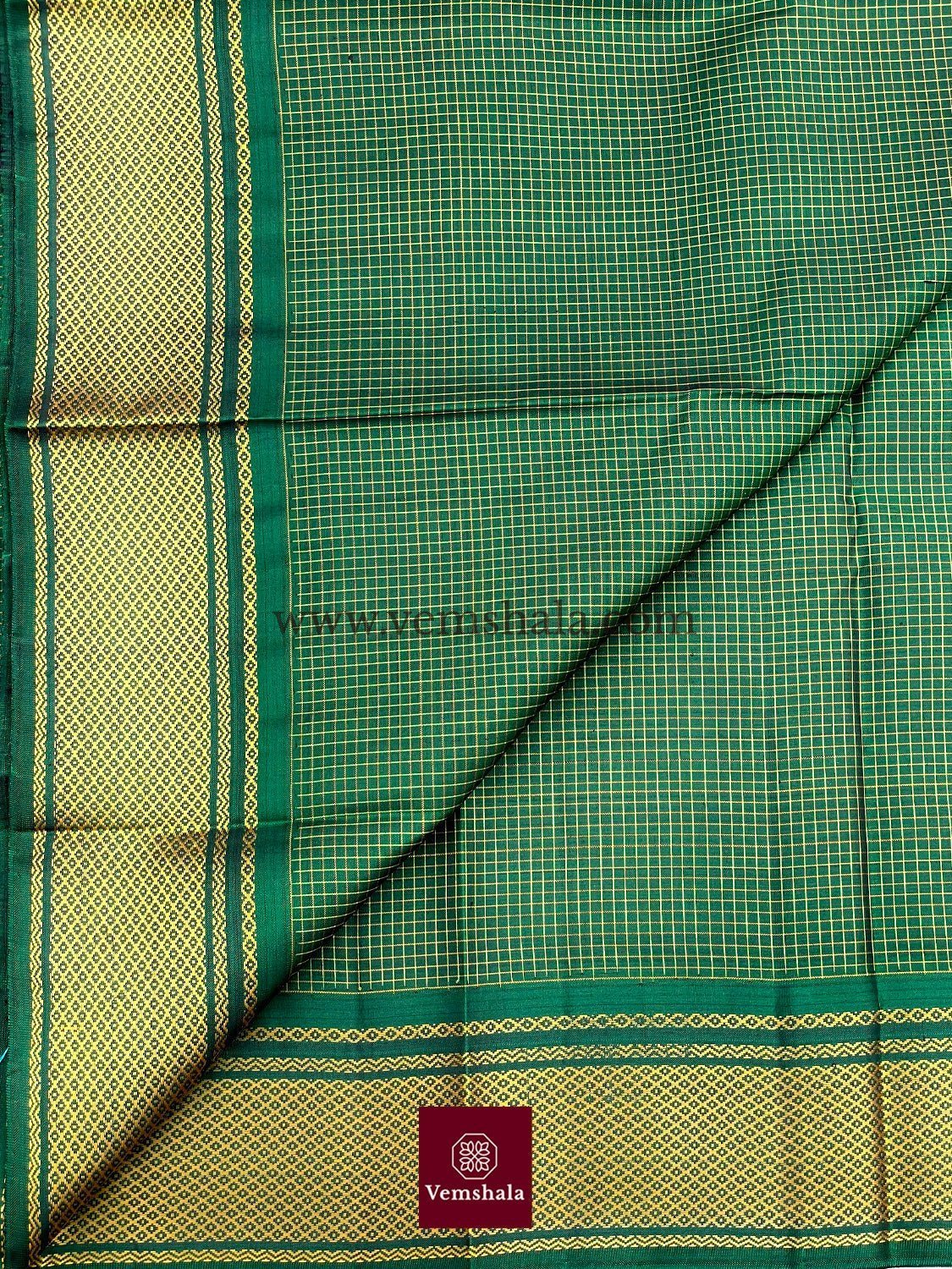 Forest Green / Gold Kanchipuram Silk Saree : Panna - Vemshala