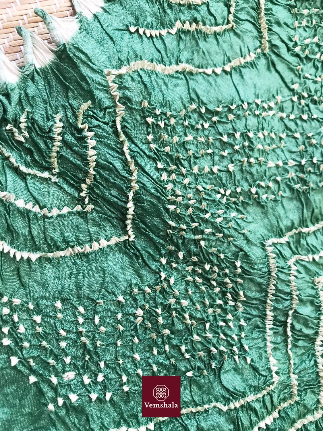 Green Emerald Tussar Silk Bandhani / Bhandej Stole - Vemshala