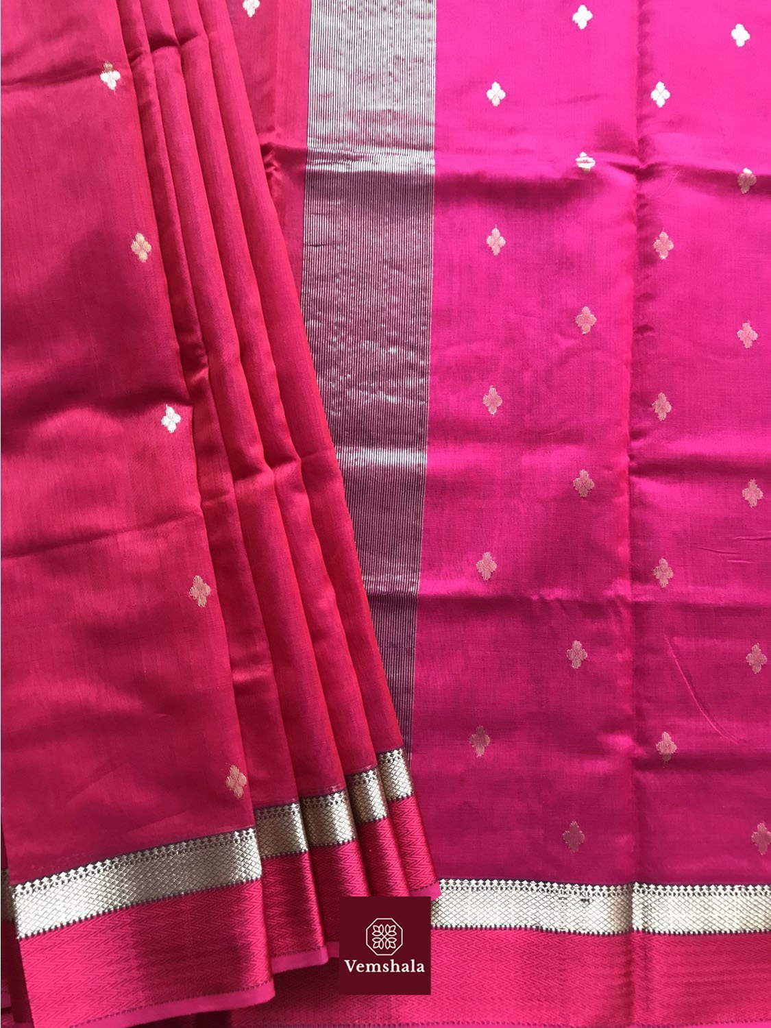 Hibiscus Red Resham Border Maheshwari Saree - Vemshala