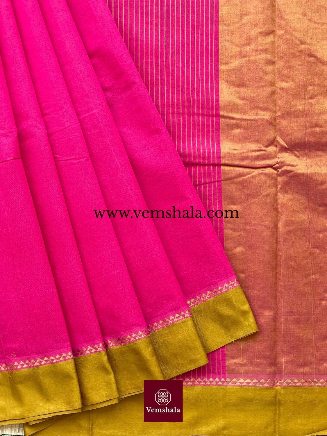 Hot Pink / Light Green Ponduru Cotton Saree : Pankhuri - Vemshala