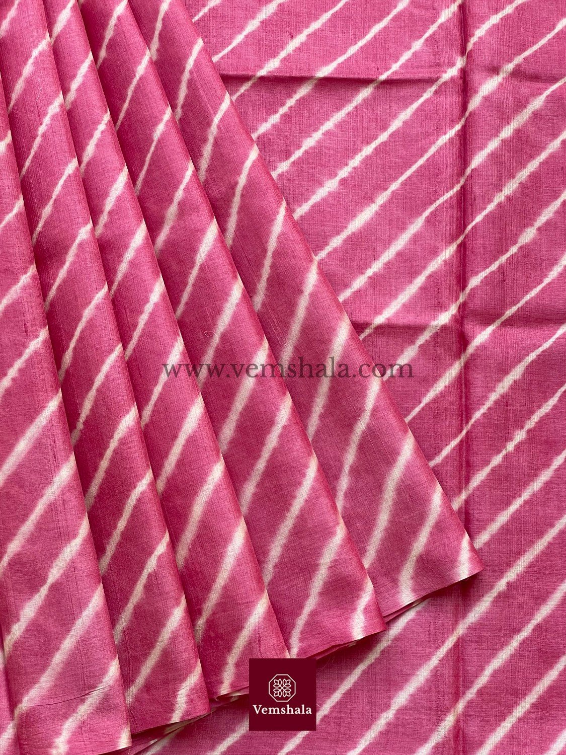 Lotus pink / Ecru Leheriya Silk Saree : Padmabha - Vemshala